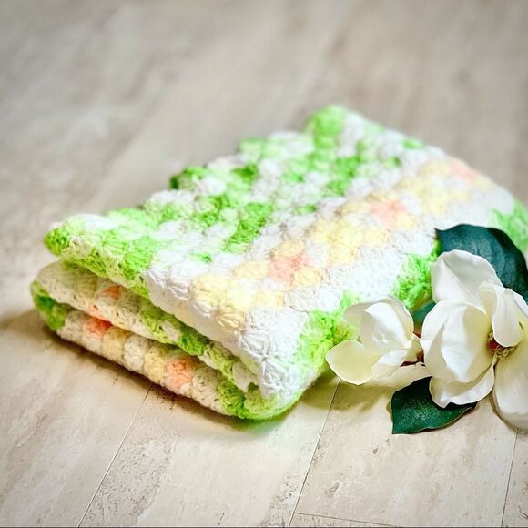VTG Handmade Knit Afghan Blanket 404 - Picture 1 of 5